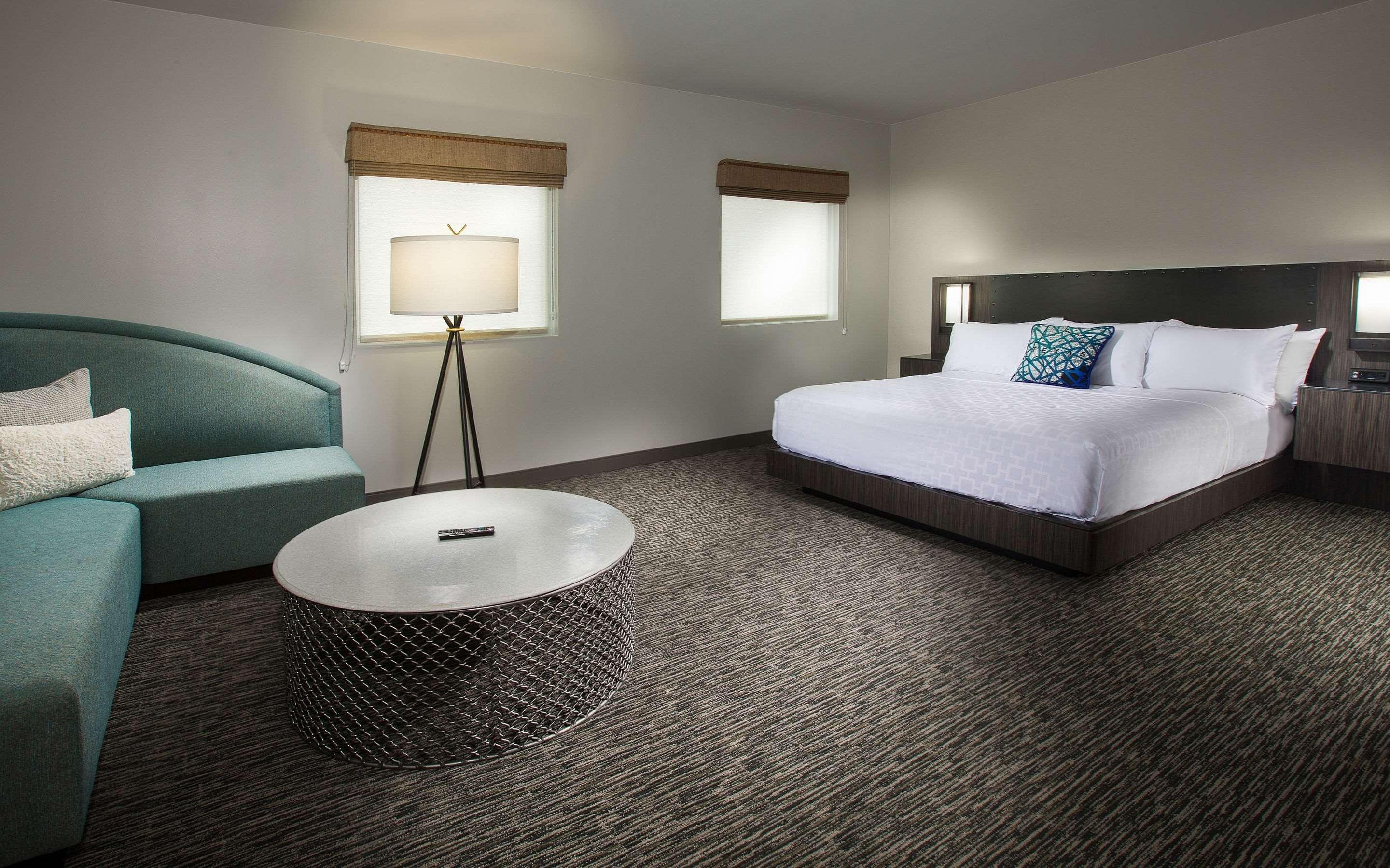 Hotel The 4*